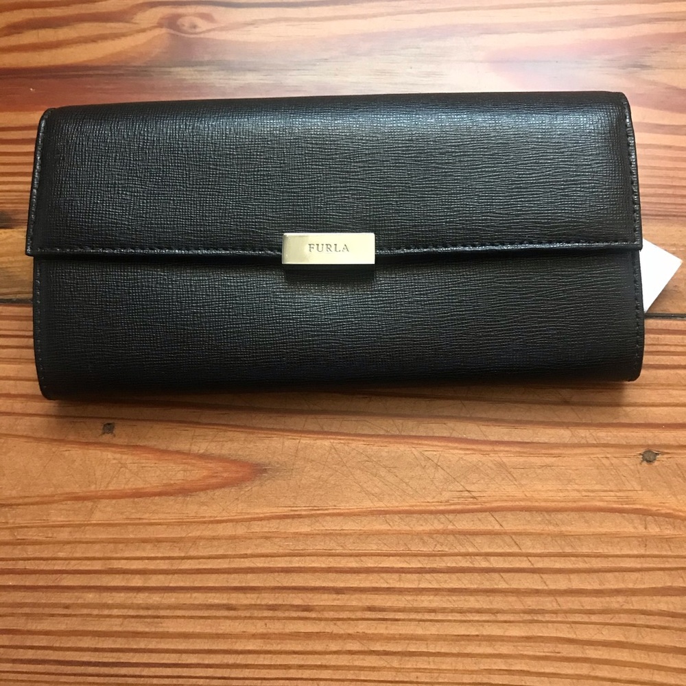Furla black textured leather wallet. NWT